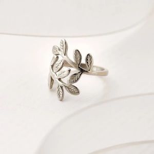 NOMINALX Olive Leaf Ring Size 9